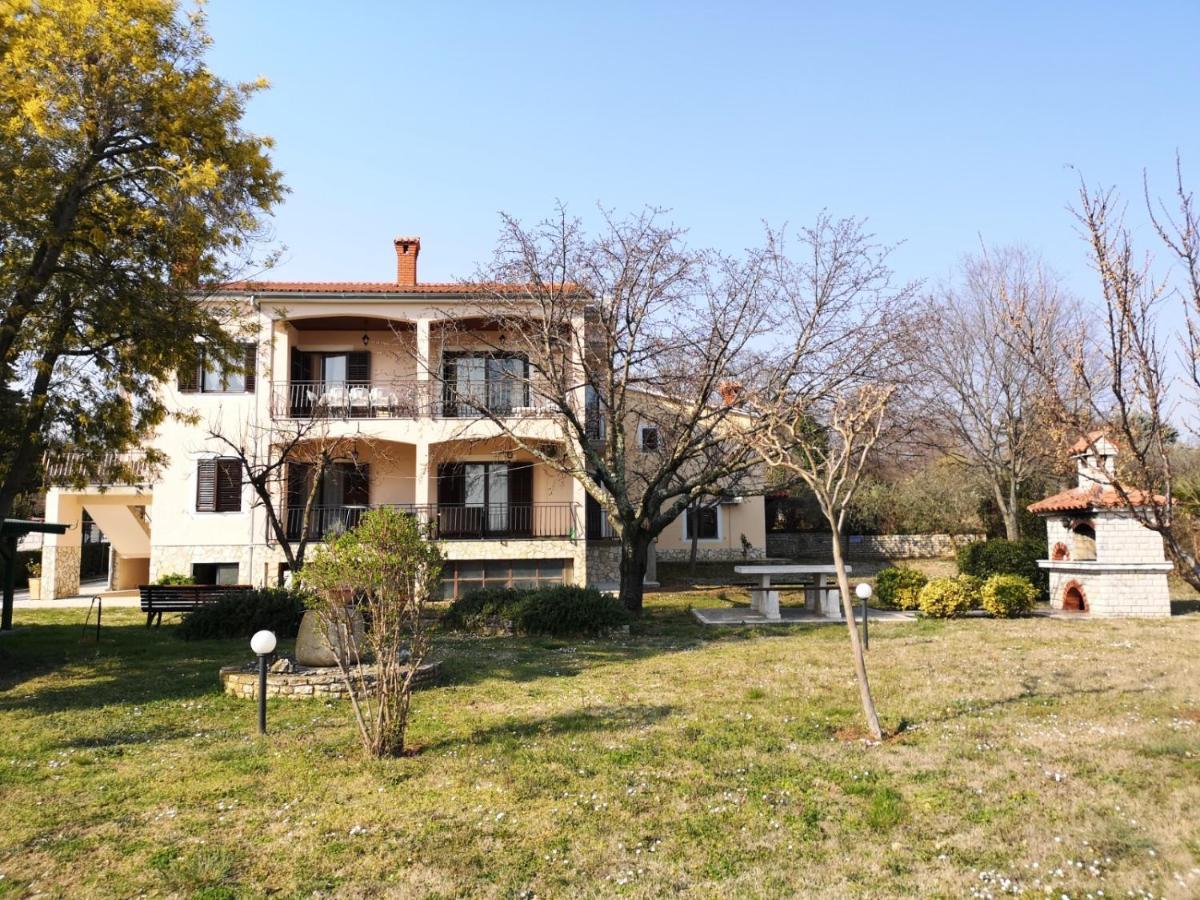 Apartment Poesia Porec Exterior photo